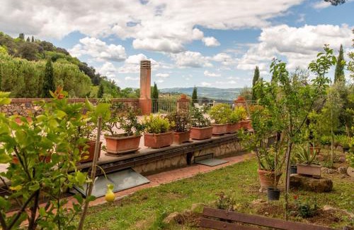 Poggibonsi Apartment | Chianti Villa with Private Park, 2 Apartments & Panoramic Views