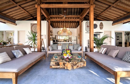 Petitenget Villa | CHIC & COMFY 5BR VILLA - 5MN WALK TO THE BEACH - PRIVATE JACUZZI/POOL