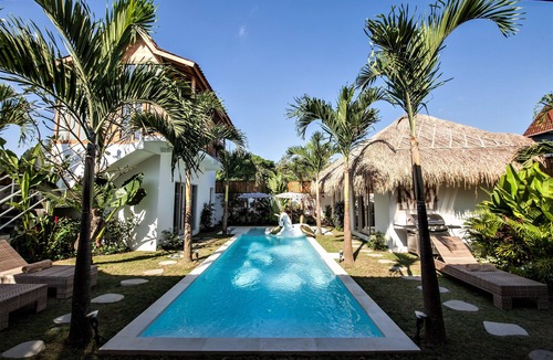 Petitenget Villa | CHIC & COMFY 5BR VILLA - 5MN WALK TO THE BEACH - PRIVATE JACUZZI/POOL
