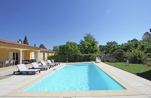 Bagnols-en-Foret Villa | Child-friendly villa with private pool