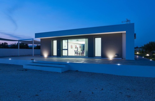 Noto Marina Villa | Chloe, Modern villa with pool, 4 km from Noto and 1 km from the beach