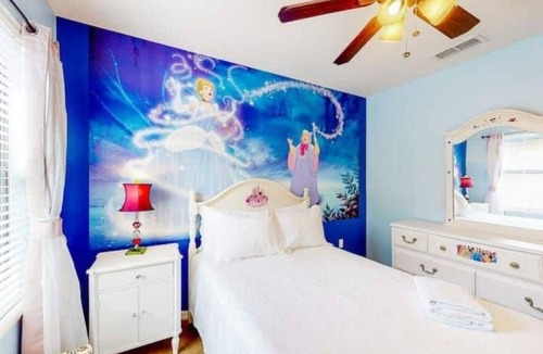 Thousand Oaks House | Cinderella's Get-A-Way