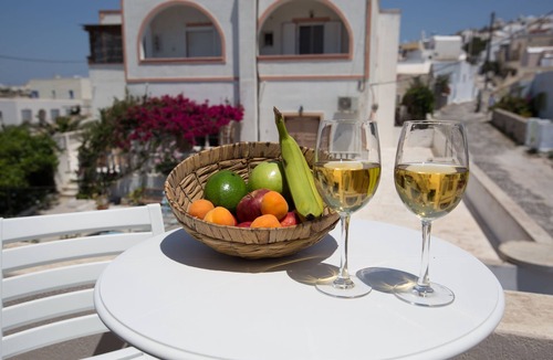 Pyrgos House | Cinnamon Suites House