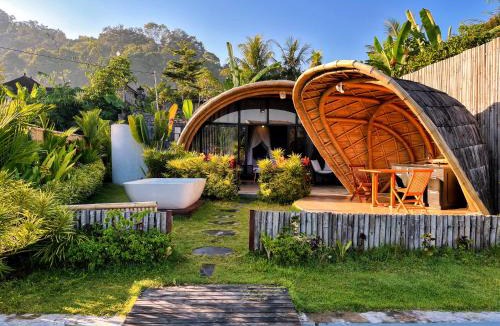 Sidemen Villa | Circle House Bamboo Sidemen