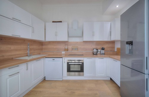 Prado - Republique Apartment | City center apartment with garden