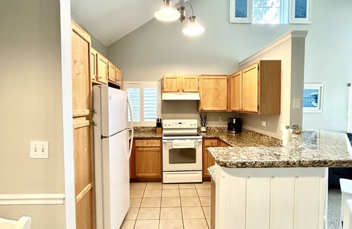 Kissimmee Condo | Clean, Comfortable, Family Friendly Condo, EXCELLENT Location! Mins to DISNEY!