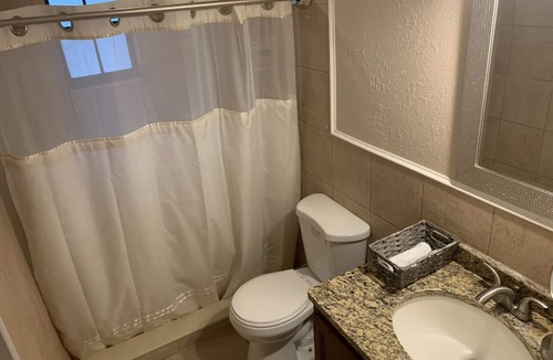 Northwest Orlando House | Close to Camping World (8 min walk .04 miles)