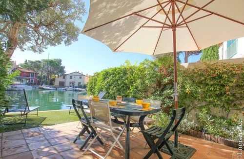 Port Grimaud House | Close to the beach house 5/6 persons with mooring