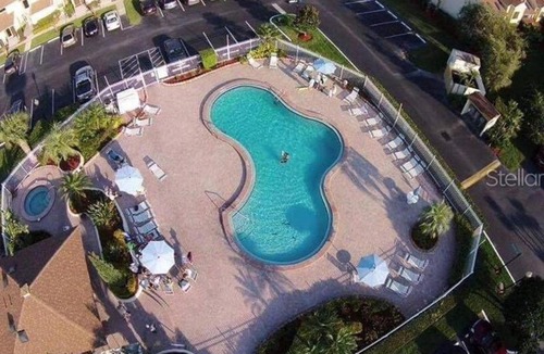 Ventura House | Clubview Country Club Condo