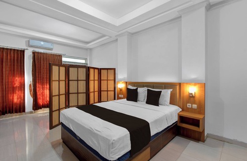 Solo City Centre Hotel | Collection O near Stasiun Solo Balapan f