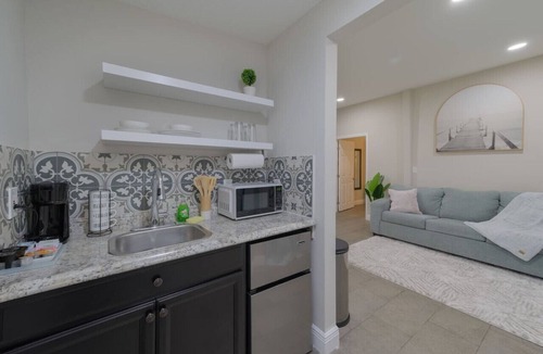 Azalea Park Apartment | Comfortable 1 bedroom home