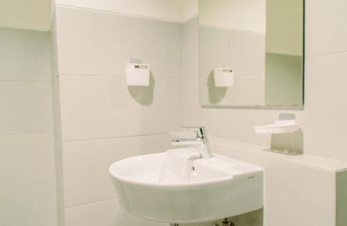 Pondok Aren Apartment | Comfortable and Cozy Studio Room at Bintaro Icon Apartment By Travelio