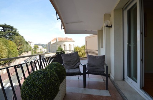 Riou - Petit Juas - Av de Grasse Apartment | Comfortable and fully equiped two bedroom apartment