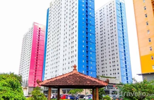 Rawasari Apartment | Comfy 2Br Near Mall At Green Pramuka City Apartment