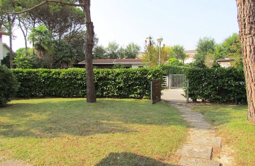 Bibione Pineda Villa | Comfy villa with charming garden