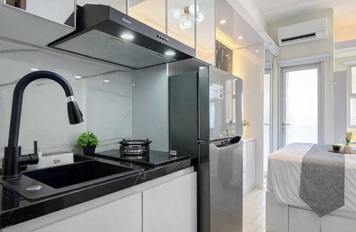 Bekasi Timur Apartment | Comfy White Studio At Transpark Juanda Bekasi Timur Apartment