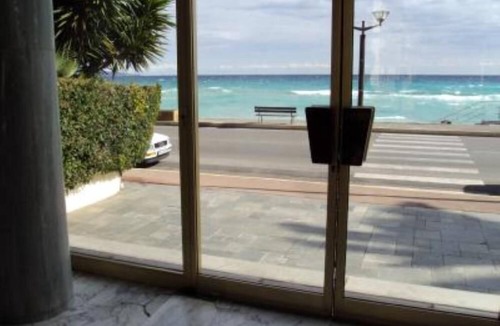 Roquebrune-Cap-Martin Apartment | Confortable flat by the sea and with swimming pool