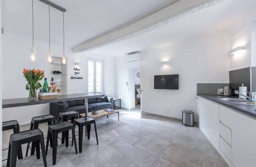 Cannes City Centre Apartment | Contemporary 1 BR 3 pax balcony Palais & Croisette 1 mn Olam Properties