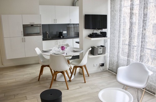 Nice City Centre Apartment | CONTEMPORARY APARTMENT NICE HYPER CENTER 2 MINUTES BEACHES