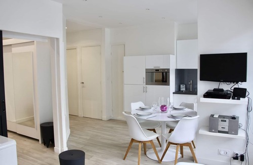 Nice City Centre Apartment | CONTEMPORARY APARTMENT NICE HYPER CENTER 2 MINUTES BEACHES