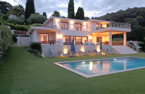 La Colle-sur-Loup House | Contemporary house with an outstanding view