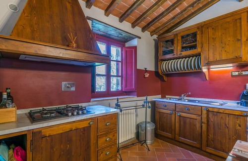 Gaiole in Chianti Apartment | Cosy apartment for 6 guests with WIFI, pool, A/C, TV, patio and panoramic view
