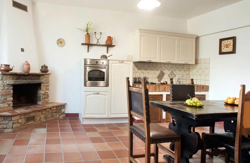 San Gimignano Apartment | Cosy apartment for 4 guests with A/C, WIFI, pool, pets allowed and panoramic view