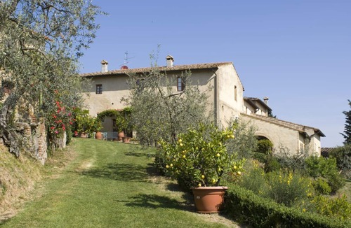San Gimignano Apartment | Cosy apartment for 4 guests with A/C, WIFI, pool, pets allowed and panoramic view