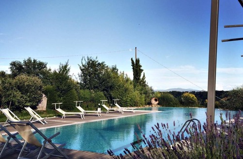 Terranuova Bracciolini Apartment | Cosy apartment for 2 guests with pool, A/C, WIFI, TV, patio, pets allowed and panoramic view