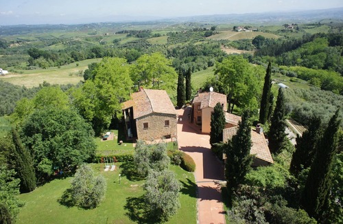 Montaione Apartment | Cosy apartment for 8 people with A/C, pool, WIFI, TV and pets allowed, close to San Gimignano