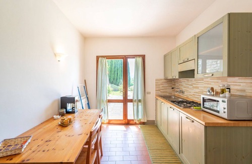 Montebonello Apartment | Cosy apartment for 4 guests with WIFI, A/C, pool, TV, pets allowed and panoramic view