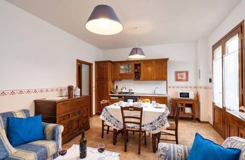 Gavignano Villa | Cosy apartment in villa for 4 people with WIFI, pool and TV, close to San Gimignano