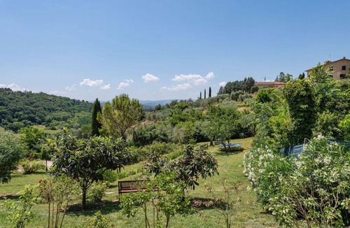 Gavignano Villa | Cosy apartment in villa for 4 people with WIFI, pool and TV, close to San Gimignano