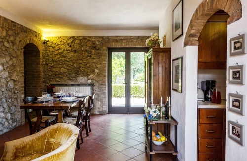 Simignano House | Cosy apartment in villa for 4 guests with WIFI, pool, A/C, terrace, pets allowed and panoramic v.
