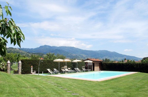 San Michele di Moriano Villa | Cosy apartment in villa for 3 people with pool, A/C, WIFI, TV and terrace