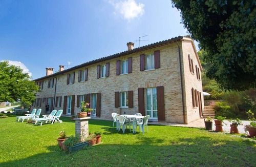 Urbino Villa | Cosy apartment in villa for 5 guests with WIFI, pool, TV and panoramic view, close to Urbino