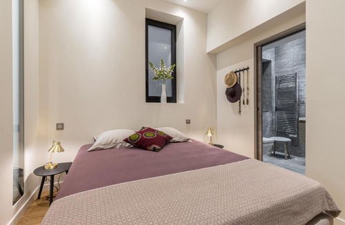 Quartier du Port Apartment | Cosy Cocoon Place du Pin