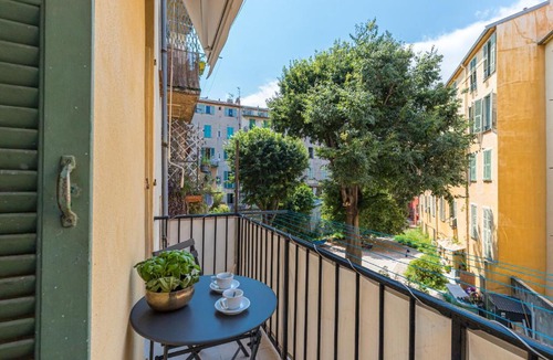 Quartier du Port Apartment | Cosy Cocoon Place du Pin