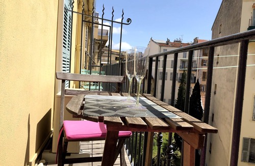 Jean-Medecin Apartment | Cosy Studio - very heart of Nice (with AC and balcony)