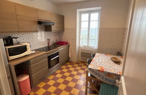 Berre-des-Alpes House | COTE D'AZUR, detached house with large garden in typical village
