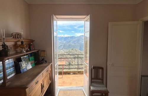 Berre-des-Alpes House | COTE D'AZUR, detached house with large garden in typical village