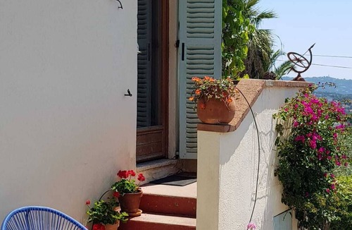 Mougins House | Côte d'Azur - Near Cannes, detached, charming holiday home with sea views