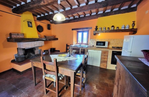 Castelnuovo di Garfagnana Villa | Cottage and house, private pool, hot tub, stunning views. WIFI. Ideal for groups