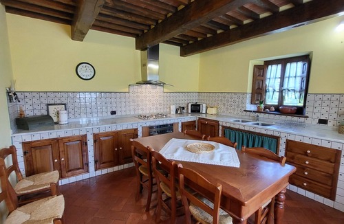 Piazza al Serchio Villa | Cottage, private pool, beautiful mountain views, WIFI, walk to restaurant