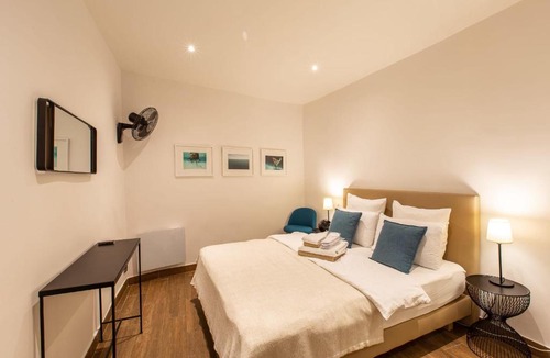 Old Town Apartment | COULEE VERTE 2 Bedrooms in the old town at 5 min from the sea