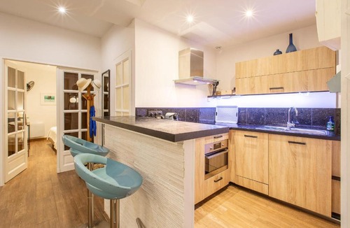 Old Town Apartment | COULEE VERTE 2 Bedrooms in the old town at 5 min from the sea