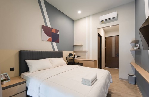 Binong Hotel | Cove Equatoria