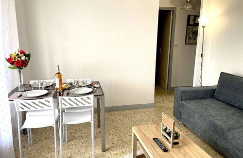 Frejus Plage Apartment | Cozy 1-Bed Apt with Terrace, Parking, Close to Beach & Port - Fréjus