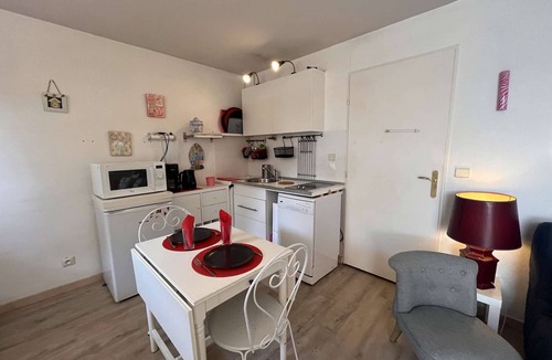 Saint-Aygulf Apartment | Cozy 1BR Apt, Terrace, 5-Min Walk to Beach, Parking - Saint Aygulf, Fréjus