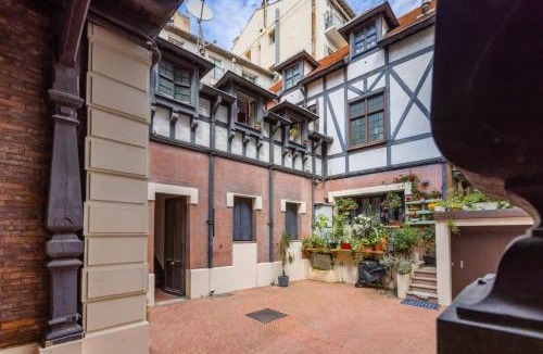 Le Suquet Apartment | Cozy 2-Br Apartment 1 min from the Beaches
